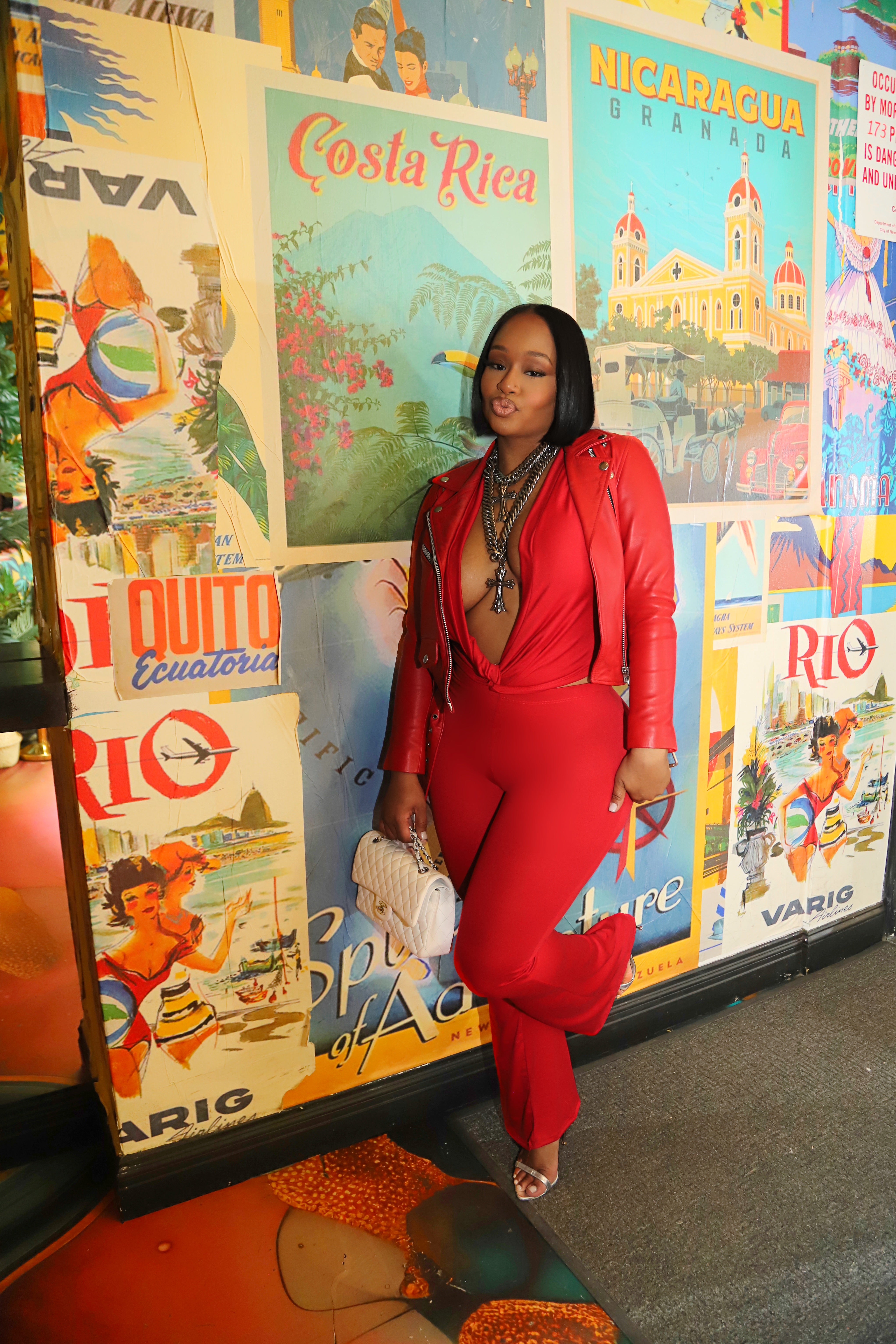 Lady In Red Plunge Set